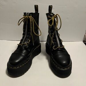 dr martens sinclair hi max platform boot 
uk6
us 8